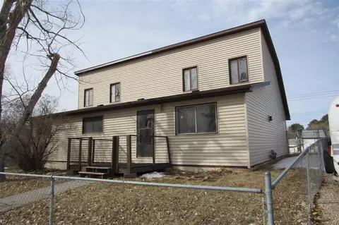 204 2nd Ave, Newcastle, WY 82701