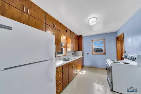 105 3rd St, Lead, SD 57754 photo 8