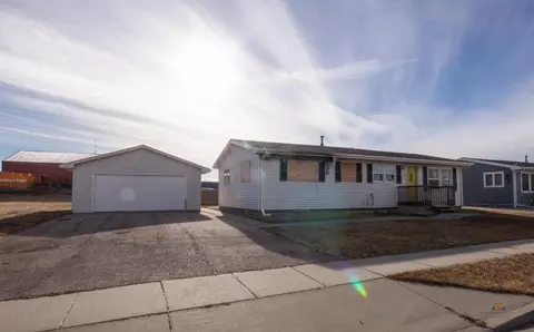 313 Mule Deer Trl, Box Elder, SD 57719