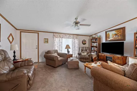 11009 Wells Ln, Belle Fourche, SD 57717 photo 14