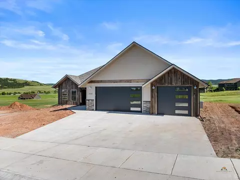 7733 Brooks Loop, Spearfish, SD 57783 photo 2