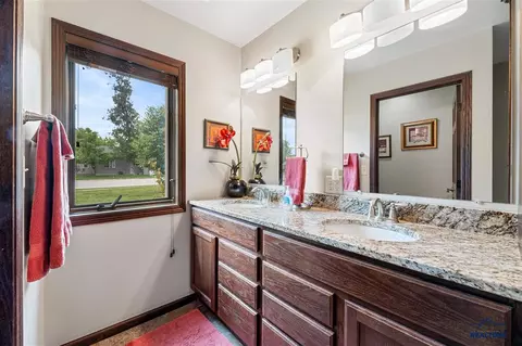 Bath - 316 Peoria St, Spearfish, SD 57783 photo 1 of 3