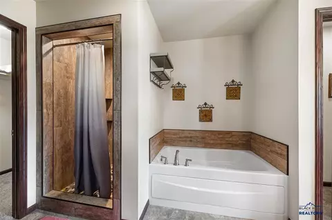 Bath - 316 Peoria St, Spearfish, SD 57783 photo 2 of 3