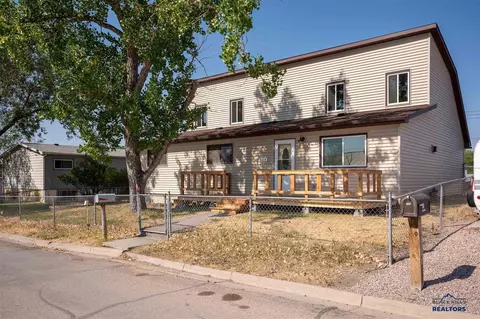 204 2nd Ave, Newcastle, WY 82701