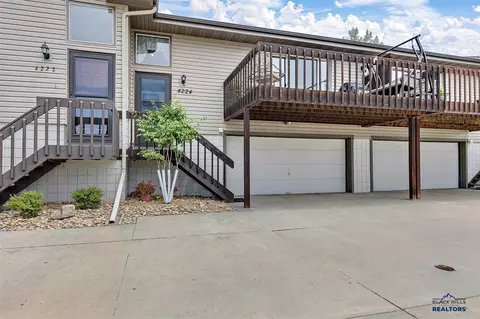 4224 Foothills Dr, Rapid City, SD 57702