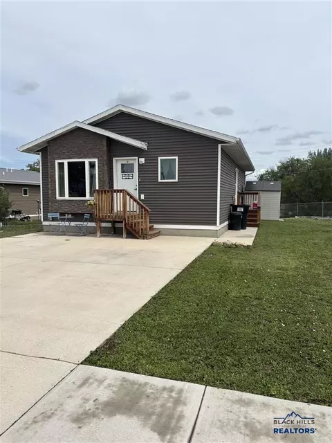 2120 Canton Ave, Hot Springs, SD 57747