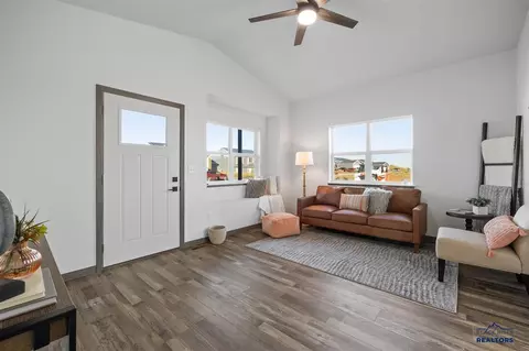 905 Bennington Dr, Box Elder, SD 57719 photo 5
