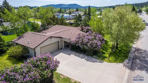 807 Harney St, Custer, SD 57730 photo 8