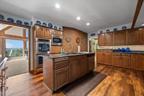 Kitchen - 21179 Last Chance Trl, Lead, SD 57754 photo 3 of 6