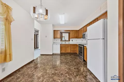 1133 N 10th St, Spearfish, SD 57783 photo 7