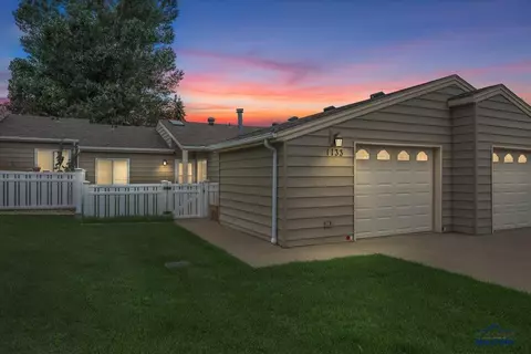 1133 N 10th St, Spearfish, SD 57783 photo 2