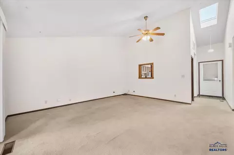 1133 N 10th St, Spearfish, SD 57783 photo 9