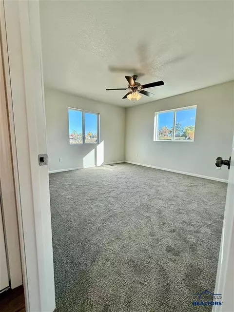 833 Ridgeview St, Belle Fourche, SD 57717 photo 11