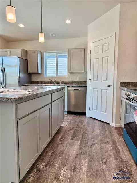833 Ridgeview St, Belle Fourche, SD 57717 photo 7