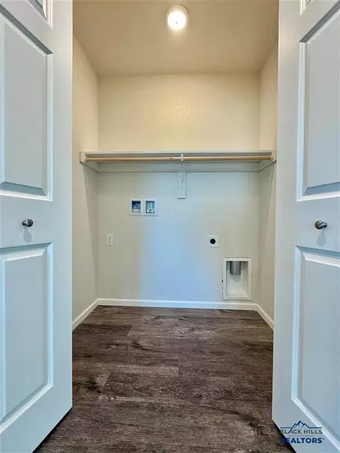 833 Ridgeview St, Belle Fourche, SD 57717 photo 10