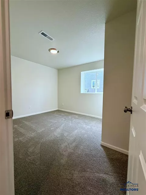 833 Ridgeview St, Belle Fourche, SD 57717 photo 20