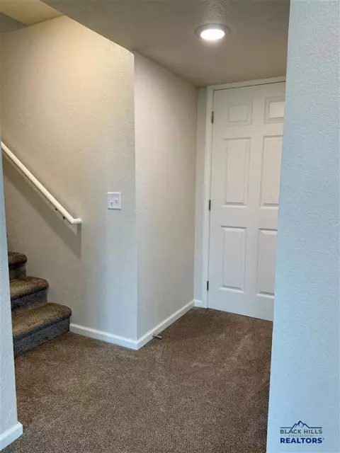 833 Ridgeview St, Belle Fourche, SD 57717 photo 17