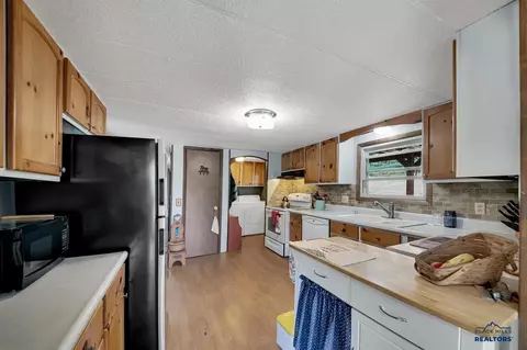 25406 Wind Song Valley Rd, Custer, SD 57730 photo 8