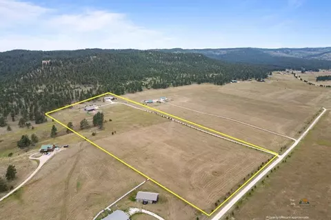 11585 War Bonnet Rd, Custer, SD 57730 photo 5