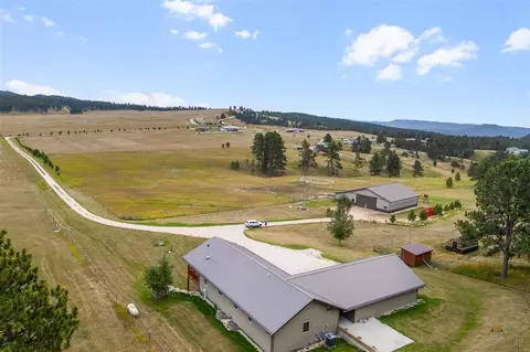 11585 War Bonnet Rd, Custer, SD 57730 photo 3