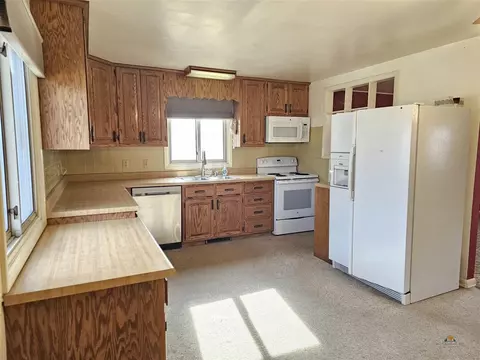 Kitchen - 109 N Washington, Edgemont, SD 57735 photo 2 of 3
