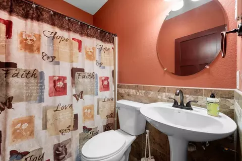 Bath - 11177 Alpine Cir, Lead, SD 57754 photo 6 of 6