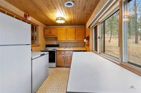 Kitchen - 1226 5, Custer, SD 57730 photo 5 of 5