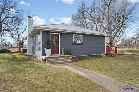Exterior - 18947 Dillinger Rd, Newell, SD 57760 photo 1 of 4