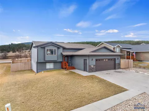 2508 Meadows Dr, Sturgis, SD 57785 photo 2