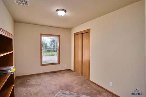 1009 E St, Edgemont, SD 57735 photo 11