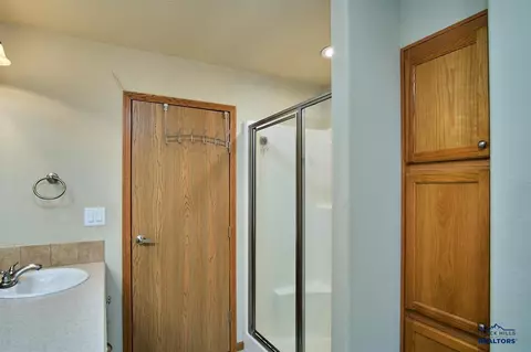 1009 E St, Edgemont, SD 57735 photo 10