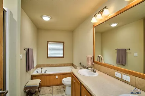 1009 E St, Edgemont, SD 57735 photo 9