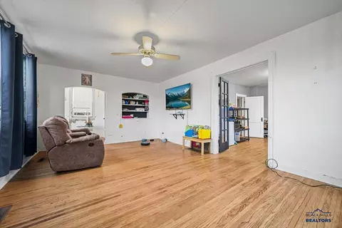 914 State St, Belle Fourche, SD 57717 photo 4