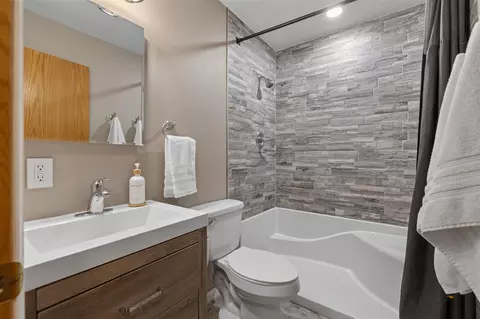 7150 Castlewood Dr, Summerset, SD 57718 photo 19