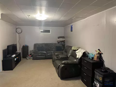 1109 Walworth St, Belle Fourche, SD 57717 photo 12