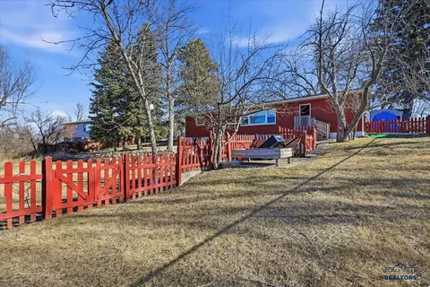 1714 8th Ave, Belle Fourche, SD 57717 photo 3