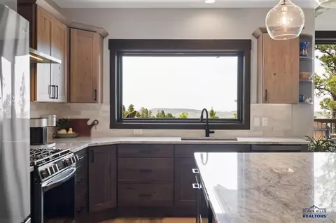 Kitchen - 6621 Green Mountain Ct, Spearfish, SD 57783 photo 3 of 6