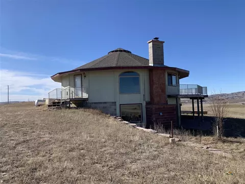 13226 E Southshore Dr, Hot Springs, SD 57747