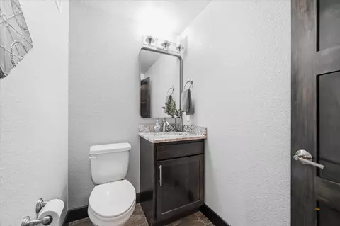 Bath - 21291 Rubys Way, Lead, SD 57754 photo 4 of 6
