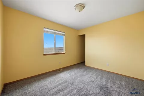 524 Freude Ln, Box Elder, SD 57719 photo 8