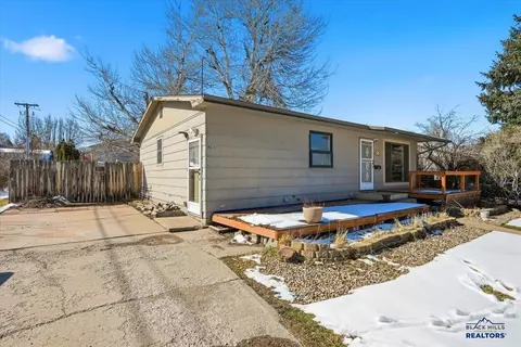 801 N Yale St, Spearfish, SD 57783 photo 3
