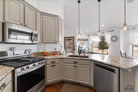 Kitchen - 8017 Brooks Loop, Spearfish, SD 57783 photo 2 of 3