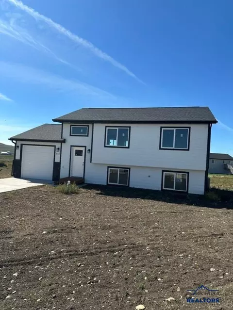 860 Bushnell Ct, Box Elder, SD 57719 photo 2