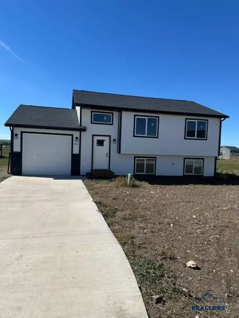 860 Bushnell Ct, Box Elder, SD 57719