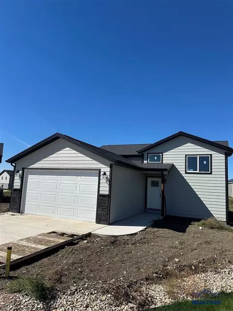 864 Bushnell Ct, Box Elder, SD 57719