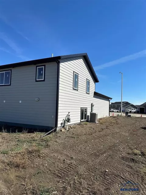 864 Bushnell Ct, Box Elder, SD 57719 photo 5