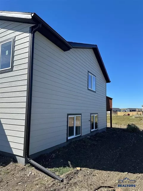 864 Bushnell Ct, Box Elder, SD 57719 photo 7