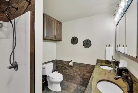 Bath - 11821 Diamond Dr, Custer, SD 57730 photo 5 of 7