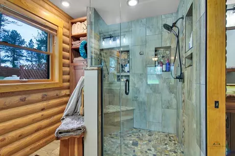 Bath - 11821 Diamond Dr, Custer, SD 57730 photo 3 of 7