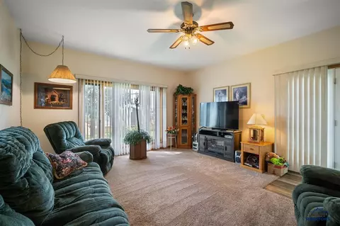 900 Summit St, Belle Fourche, SD 57717 photo 22